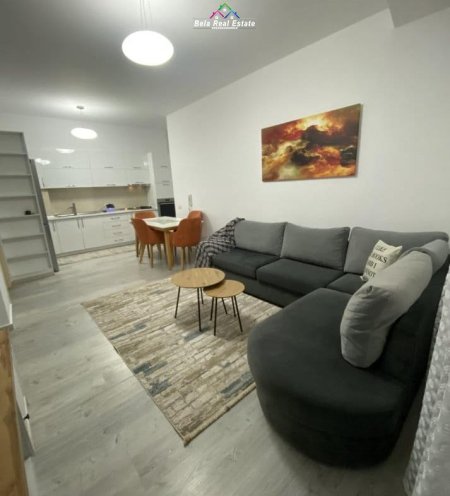 Tirane, jepet me qera apartament 2+1 , 86 m² 700 € (pazari i ri)