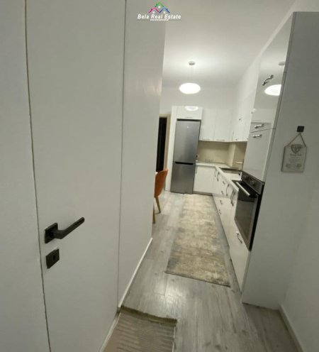 Tirane, jepet me qera apartament 2+1 , 86 m² 700 € (pazari i ri)