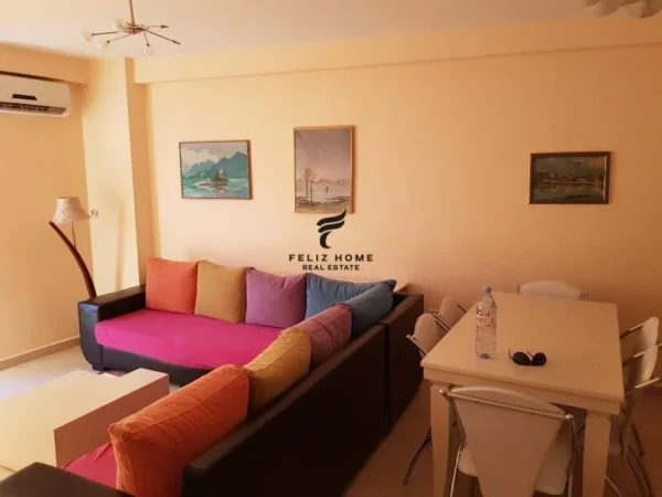 Tirane, jepet me qera apartament 2+1 Kati 4, 94 m² 700 € (RRUGA E BARRIKADAVE)