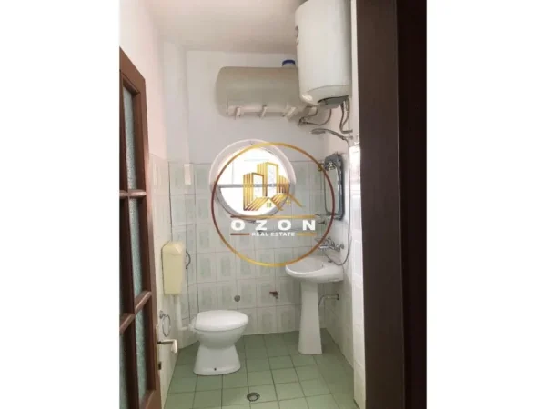 Apartament 1+1 me qira për biznes tek Sheshi Wilson!