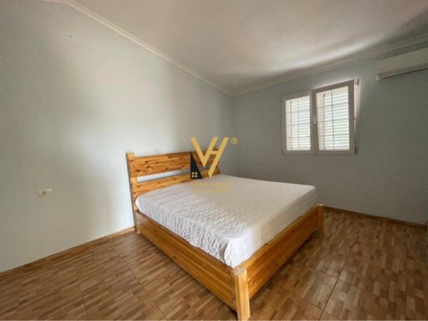 Tirane, jepet me qera Vile 3 Katshe Kati 1, 500 m² 1.000 € (MEZEZ)