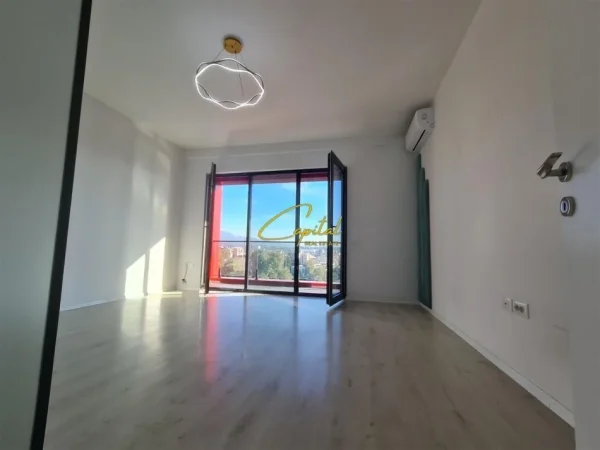 Tirane, jepet me qera zyre Kati 7, 125 m² 750 € (FARMACIA 10)