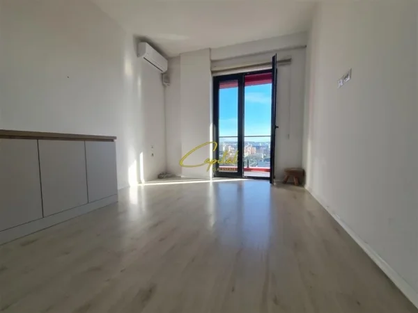 Tirane, jepet me qera zyre Kati 7, 125 m² 750 € (FARMACIA 10)