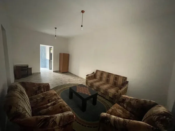 Tirane, jepet me qera apartament 1+1 Kati 1, 65 m² 300 € (don bosko)