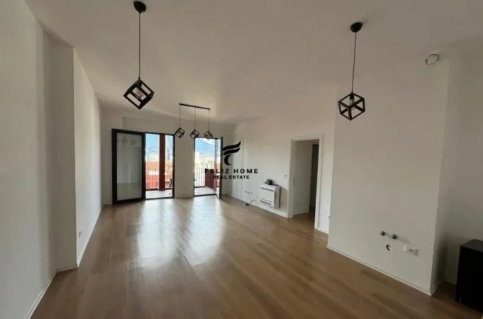 Tirane, shitet apartament 3+1+Ballkon Kati 18, 160 m² 480.000 € (RRUGA E KAVAJES)