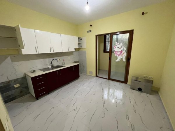 Tirane, jepet me qera apartament 2 Katshe Kati 1, 230 m² 1.500 € (Ali Demi)