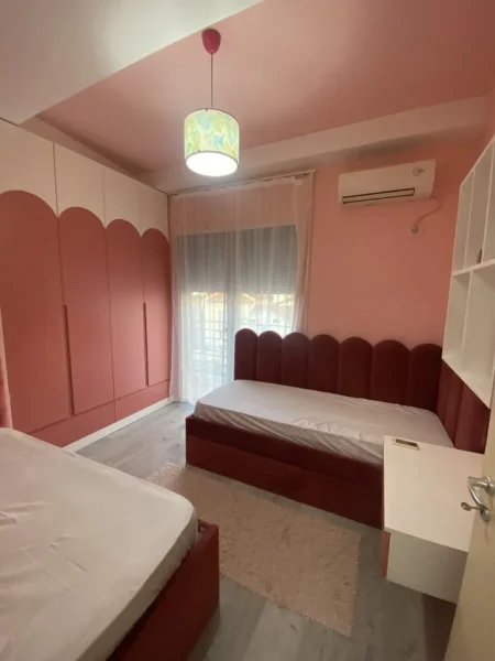 Tirane, jepet me qera apartament 2+1+Aneks+Ballkon Kati 3, 180 m² 750 € (rruga qemal stafa)