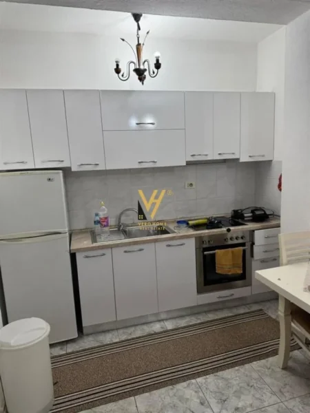 Tirane, jepet me qera apartament 2+1+Ballkon Kati 3, 95 m² 600 € (RRUGA FERIT XHAJKO)