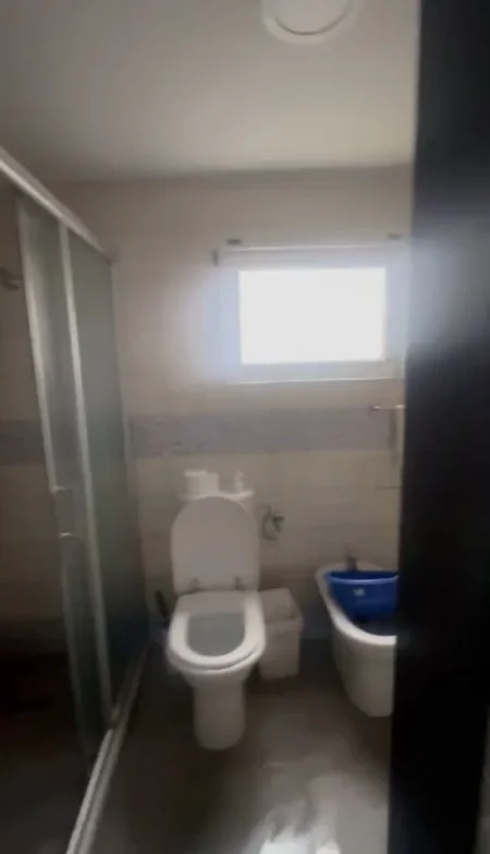 Tirane, jepet me qera apartament 1+1+Ballkon Kati 1, 60 m² 400 € (Vasil shanto , te shtepia e ofertave)