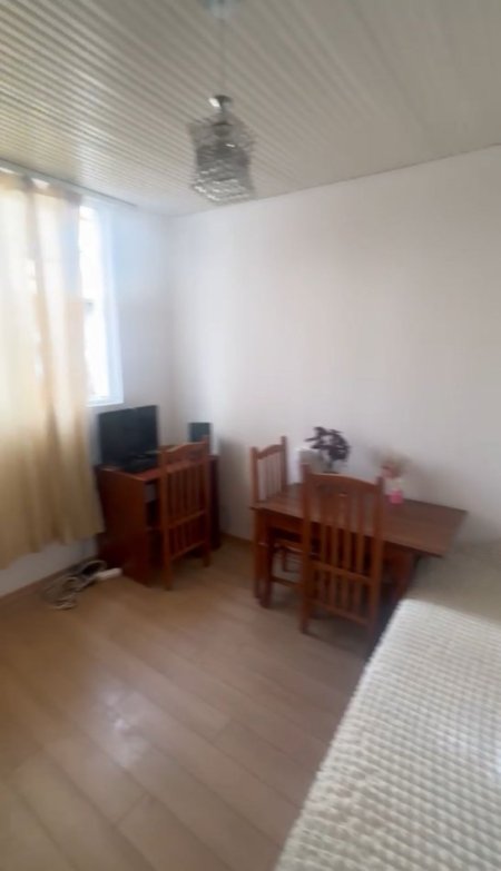 Tirane, jepet me qera apartament 1+1+Ballkon Kati 1, 60 m² 400 € (Vasil shanto , te shtepia e ofertave)
