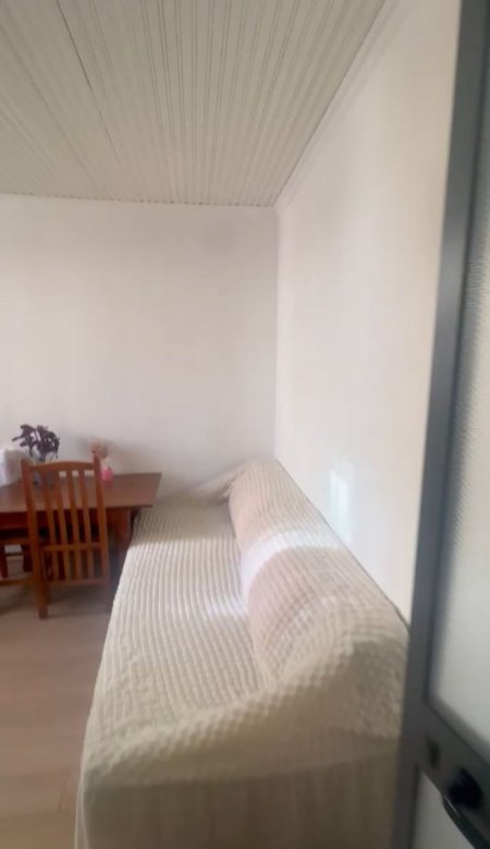 Tirane, jepet me qera apartament 1+1+Ballkon Kati 1, 60 m² 400 € (Vasil shanto , te shtepia e ofertave)