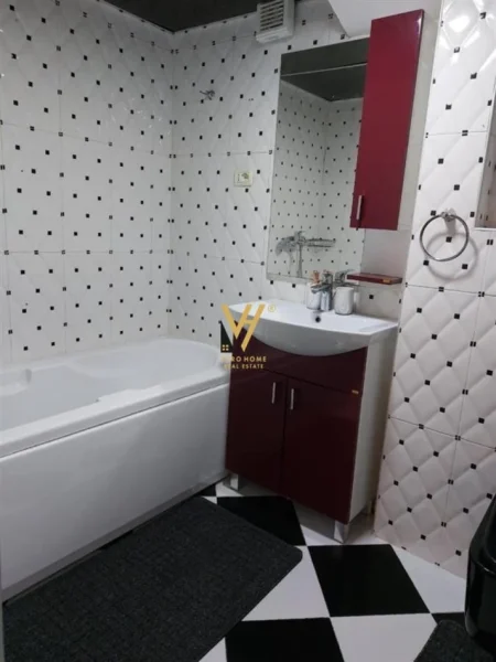 Tirane, jepet me qera apartament 2+1+Ballkon Kati 5, 75 m² 700 € (SHALLVARET)