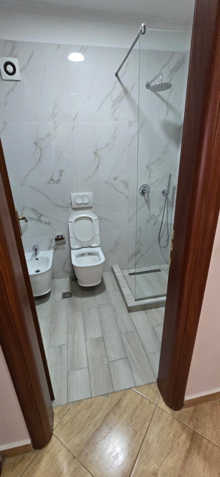 Tirane, jap me qera 1+1 Kati 4, 57 m² 135.000 € (Rr Ndre Mjeda!)