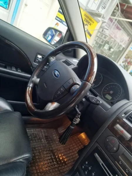 Tirane, shitet makine Ford Mondeo 2006 Nafte, kafe automatik Kondicioner 140.000 km 3.500 €