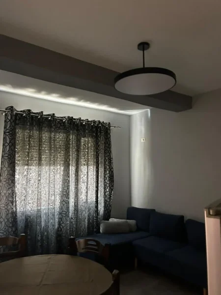 Tirane, jepet me qera apartament 1+1 Kati 1, 48 m² 280 € (Fresk , prane hotel gaxherrit)
