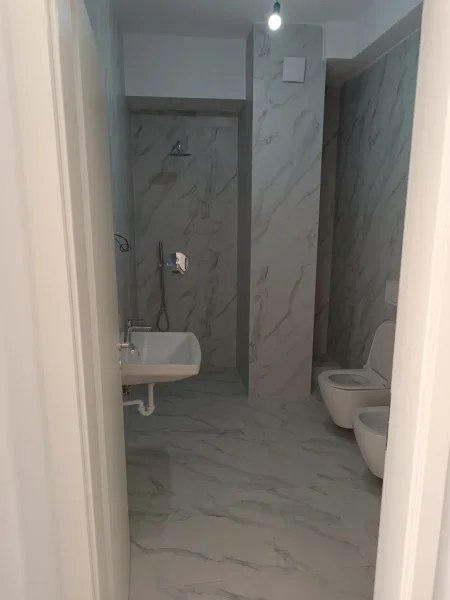 Tirane, jepet me qera apartament 1+1 Kati 0, 47 m² 225 € (Kompleksi Mangalem)