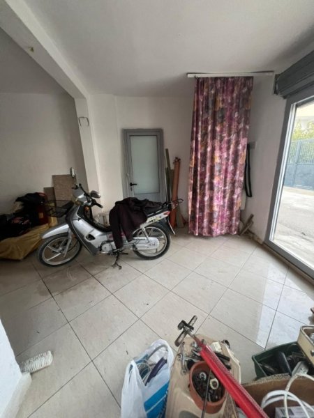 Shitet, Shtëpi private + Dyqan, Rruga Dardania, Tiranë - 70,000€ | 320 m²