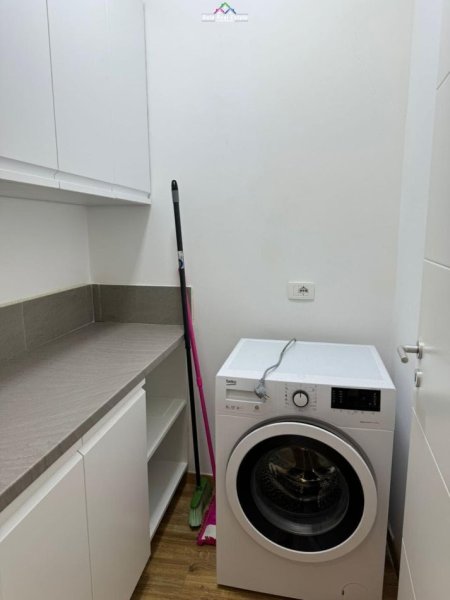 Tirane, jepet me qera apartament 1+1+Ballkon Kati 3, 95 m² 1.000 € (rruga e elbasanit)