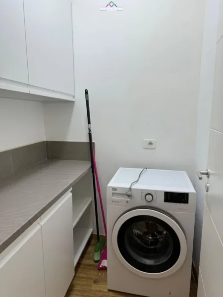 Tirane, jepet me qera apartament 1+1+Ballkon Kati 3, 95 m² 1.000 € (rruga e elbasanit)