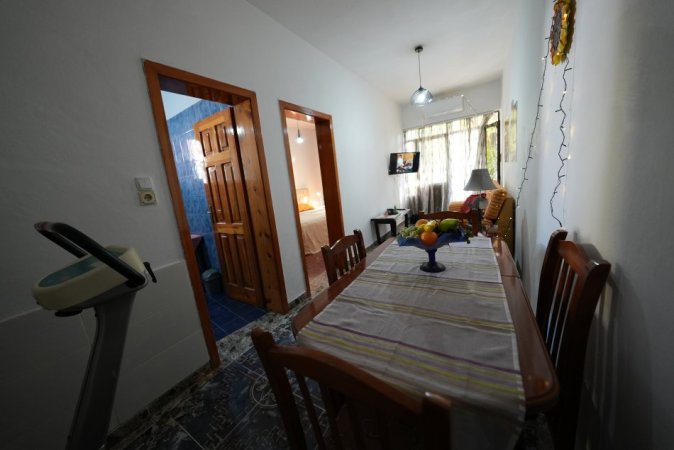 Tirane, jepet me qera Vile 1+1+Aneks Kati 1, 350 € (Rruga Albanopoli, pranë rrugës Jordan Misja)