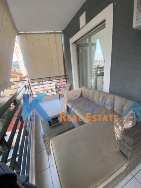 Tirane, jap me qera apartament 2+1+Ballkon Kati 3, 85 m² 750 € (Pazari i Ri)