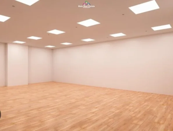 Tirane, jepet me qera zyre Kati 3, 95 m² 1.100 € (Pazari i Ri)