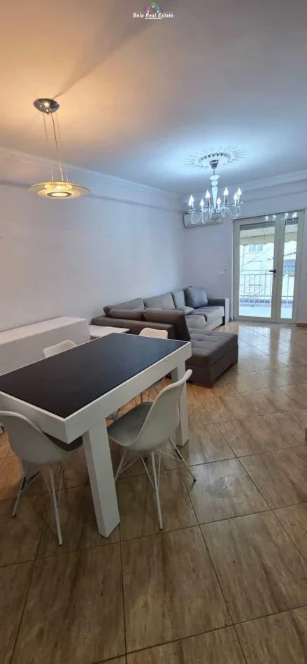 Tirane, shes apartament 1+1+Ballkon Kati 3, 57 m² 135.000 € (ish parku)