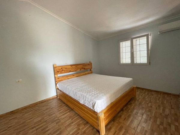 Tirane, jepet me qera apartament 3 Katshe Kati 1, 300 m² 1.000 € (Sheshi Shqiponja)