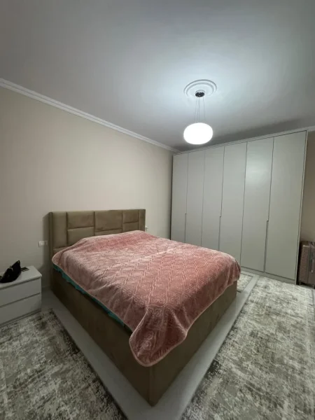 Tirane, jepet me qera apartament 2+1 Kati 5, 600 € 