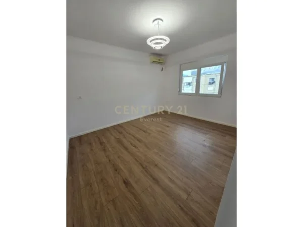 Tirane, shitet apartament Kati 5, 52 m² 79.000 € (Ali Dem, Tirane.)