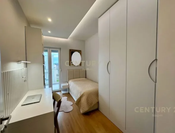 Tirane, shitet 3+1 Kati 2, 125 m² 320.000 € (Liqeni I Thate)