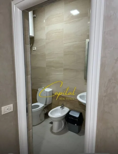 Tirane, jepet me qera apartament 3+1 Kati 2, 110 m² 900 € (KOPSHTI ZOOLOGJIK)