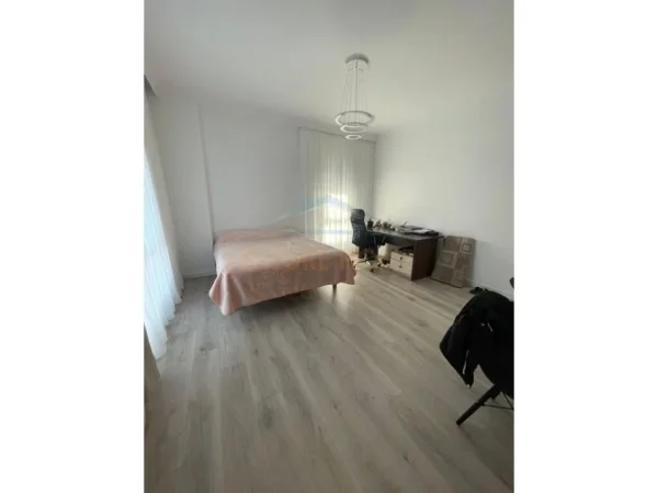 Tirane, shitet apartament 2+1 Kati 1, 89 m² 155.000 € (Porcelan)