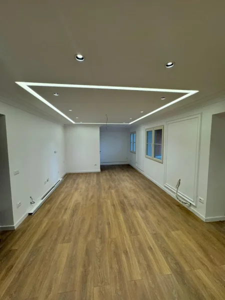 Tirane, jepet me qera ambjent biznesi Kati 1, 145 m² 1.300 € (Tregu Elektrik)