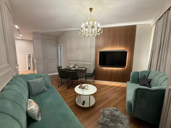 Tirane, jepet me qera apartament 2+1 , 84 m² 800 € (KOMUNA E PARISIT)