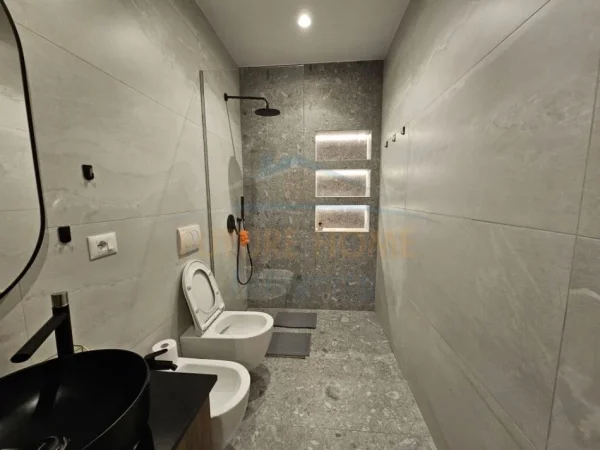 Tirane, shitet apartament 1+1+Ballkon Kati 1, 60 m² 210.000 € (Kompleksi Delijorgji)