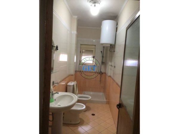 Durres, jepet me qera apartament 1+1 Kati 6, 85 m² 250 € (Shkolla Kushtrimi i Lirise)