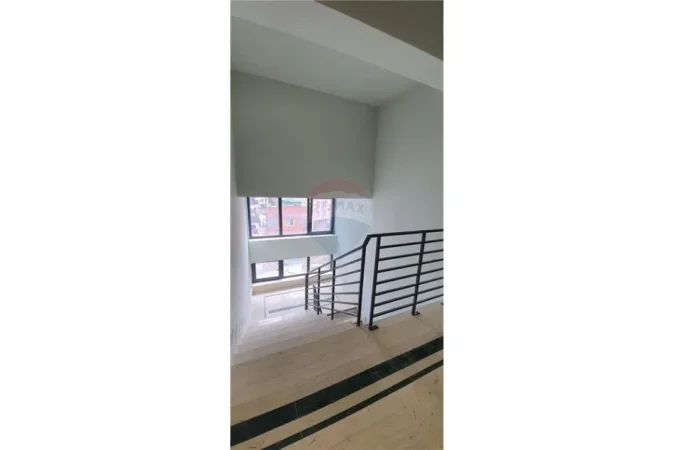 Tirane, jepet me qera apartament 1+1 Kati 5, 65 m² 800 € (Rruga e Barrikadave - Qendër, Shqipëri)
