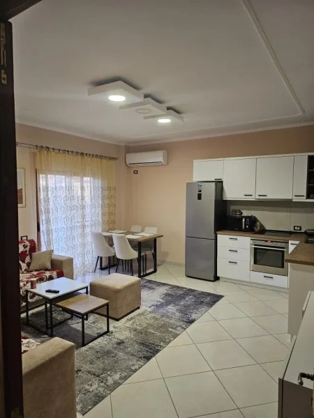 Tirane, jepet me qera apartament 2+1 Kati 3, 95 m² 450 € 