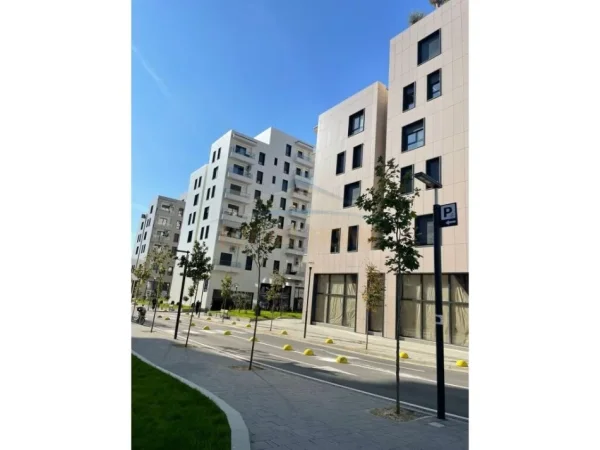 Tirane, jepet me qera apartament 2+1 Kati 1, 103 m² 600 € (Porcelan)