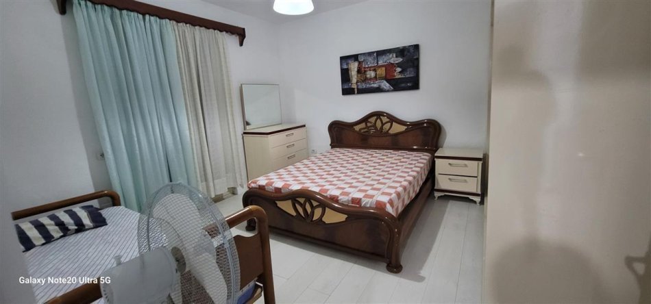 Tirane, jepet me qera apartament 1+1+Ballkon Kati 2, 78 m² 400 € (ISH PARKU)