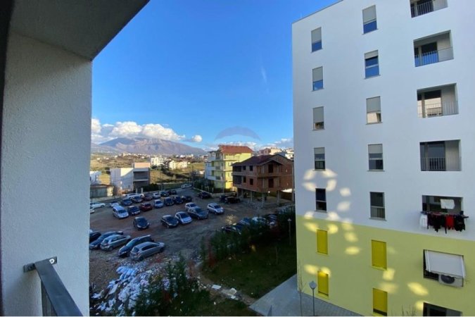 Tirane, jepet me qera apartament 1+1 Kati 5, 65 m² 400 € (Ali Dem)