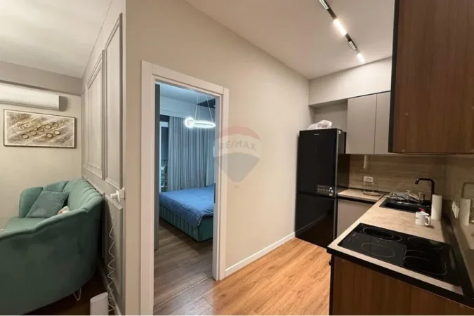 Tirane, jepet me qera apartament 2+1 , 84 m² 800 € (Komuna e Parisit,)