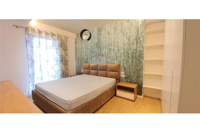 Tirane, jepet me qera apartament 1+1 Kati 5, 65 m² 800 € (Rruga e Barrikadave - Qendër,)