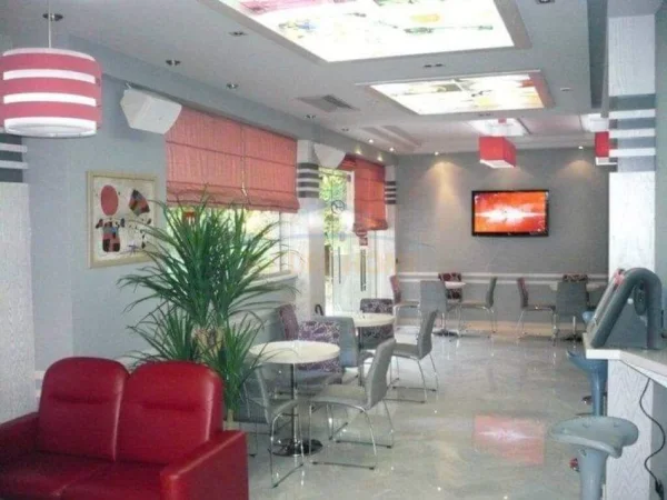 Tirane, shitet bar-kafe Kati 0, 260 m² 270.000 € (Pallati me Shigjeta)