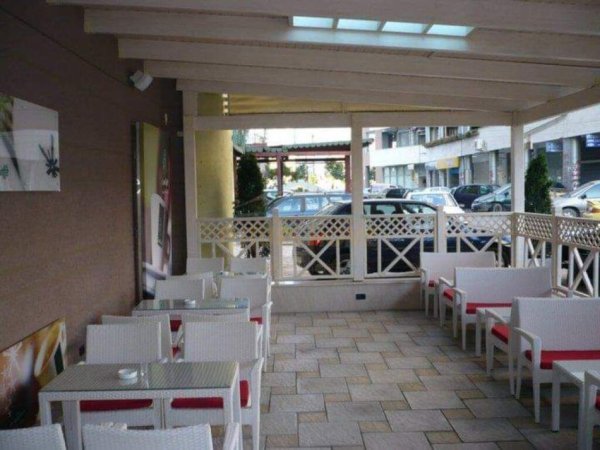 Tirane, shitet bar-kafe Kati 0, 260 m² 270.000 € (Pallati me Shigjeta)