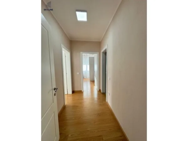 Tirane, jepet me qera apartament 2+1 Kati 3, 550 € (Teodor Keko)