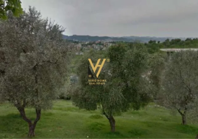 Tirane, shitet toke , 4.150 m² 125.000 € (NDROQ)