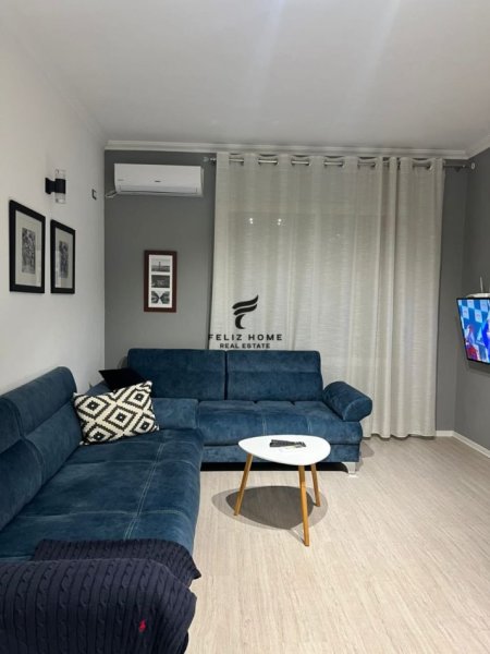 Tirane, jepet me qera apartament 1+1 Kati 6, 78 m² 600 € (PAZARI I RI)