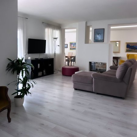 Tirane, shitet apartament 2+1 , 197 m² 590.000 € (Blloku)